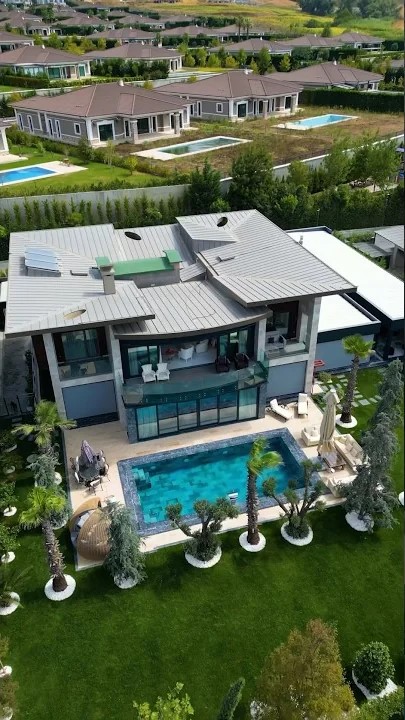 Daha güzelini görmüş olma ihtimalin yok! Sizce fiyatı ne kadar ? #emlak #realestate #luxuryhomes